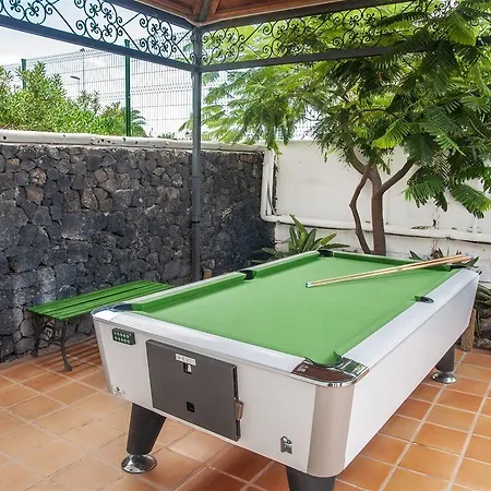 Ξενοδοχείο με διαμερίσματα Club Del Carmen