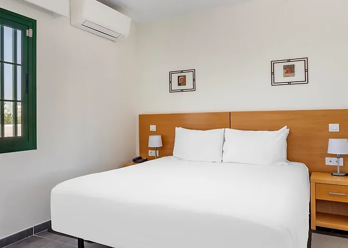 Club Del Carmen Aparthotel